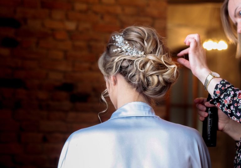 Hochzeitsfrisuren 2026: 5 elegante Ideen für Braut und Gäste